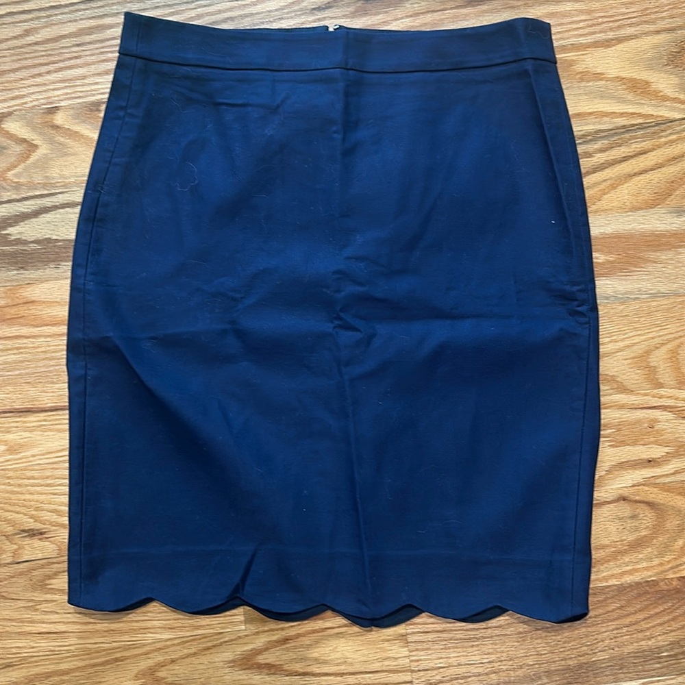 Scalloped pencil skirt